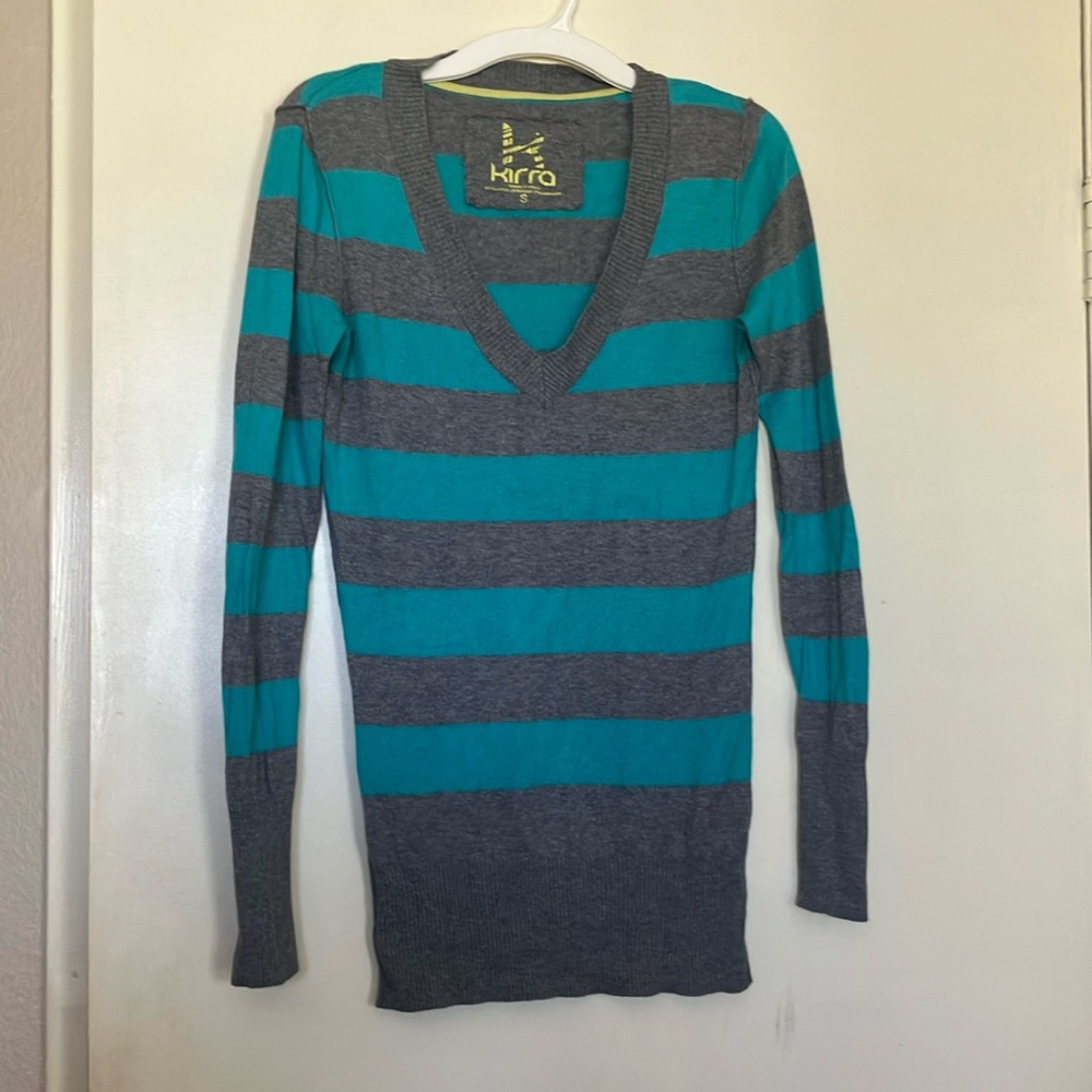 Kirra Y2k pull over sweater